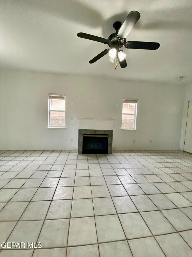 Building Photo - 2215 King James Pl
