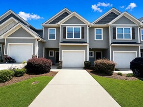 Building Photo - 722 Elmbrook Dr