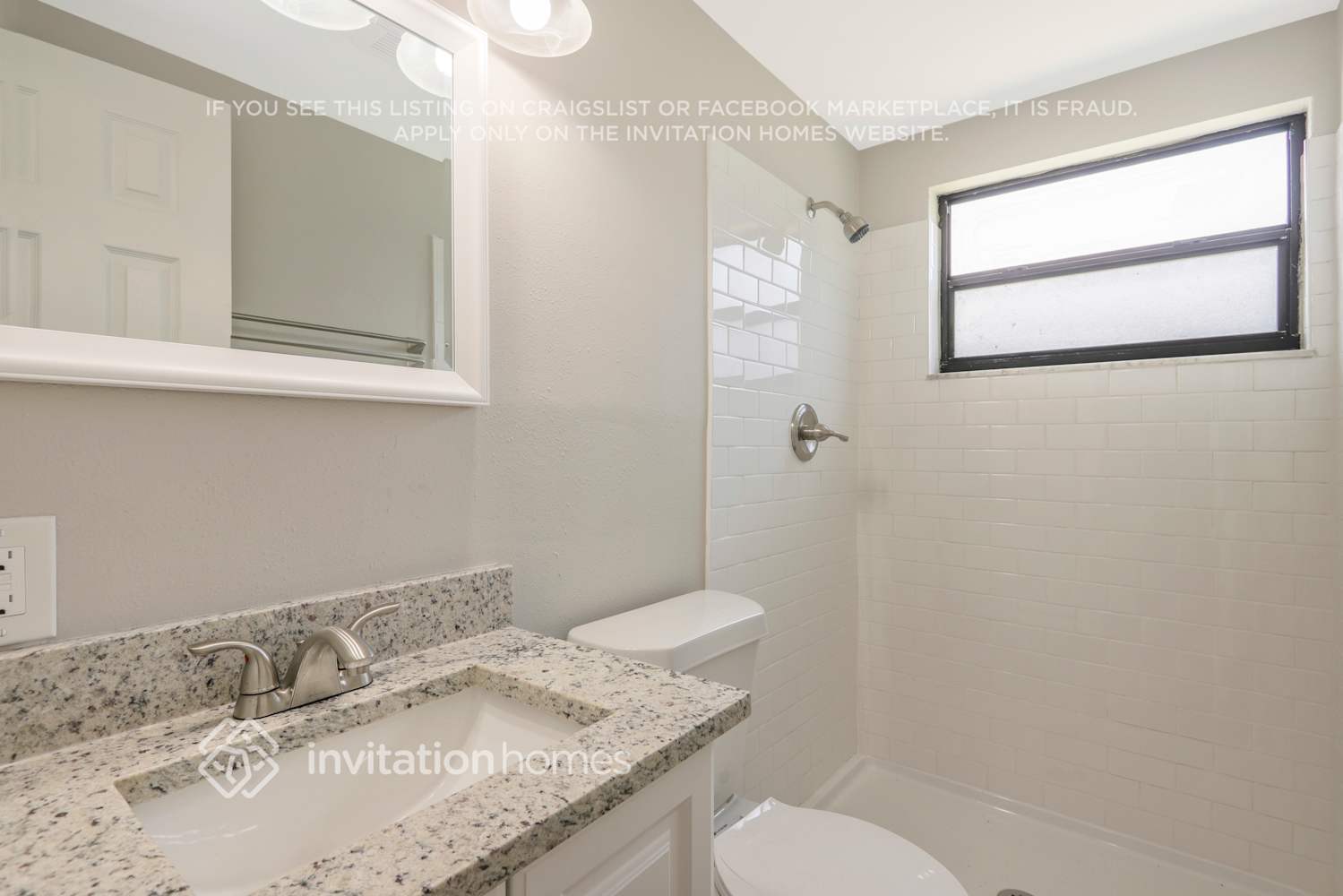 Building Photo - 16033 Villa Dr