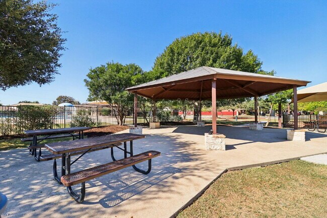 Building Photo - 9639 Shetland Park