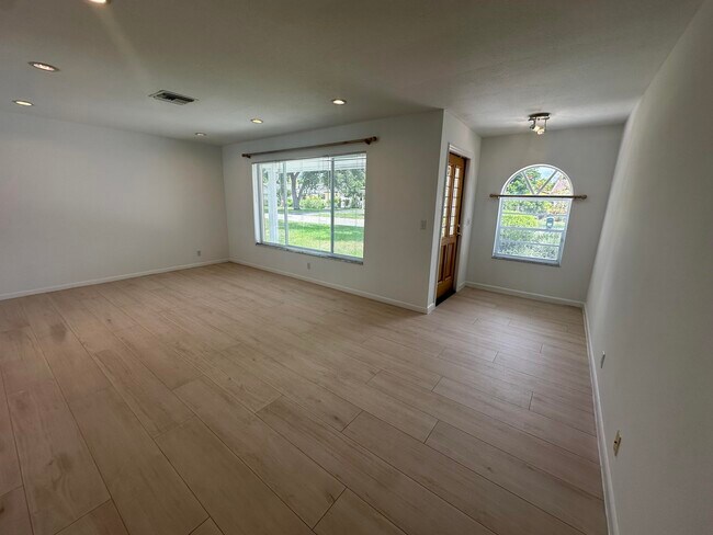 Building Photo - 11261 NW 42nd St
