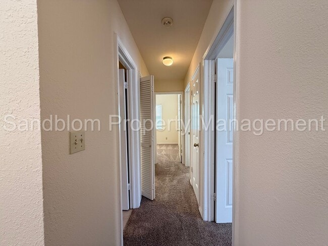 Building Photo - For Lease | South Tulsa - Townhouse | $150...