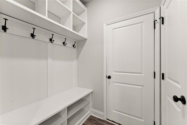 Building Photo - 4656 Silver Oak Dr SW