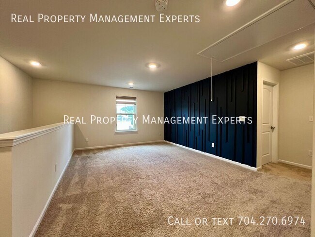 Building Photo - 3031 Blf Hl Ln
