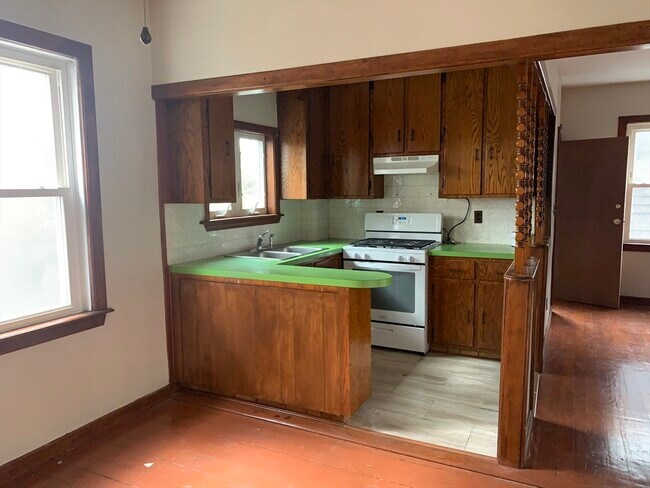 Building Photo - 347 Lawton St