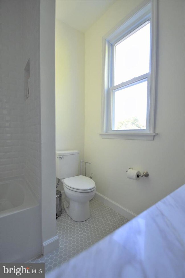 Building Photo - 720 K St NE