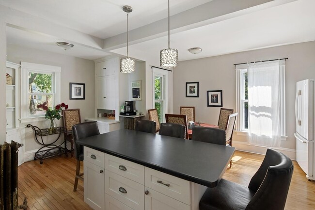 Building Photo - 2713 Garfield Ave