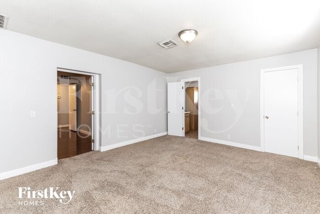 Building Photo - 1692 Capistrano Ave