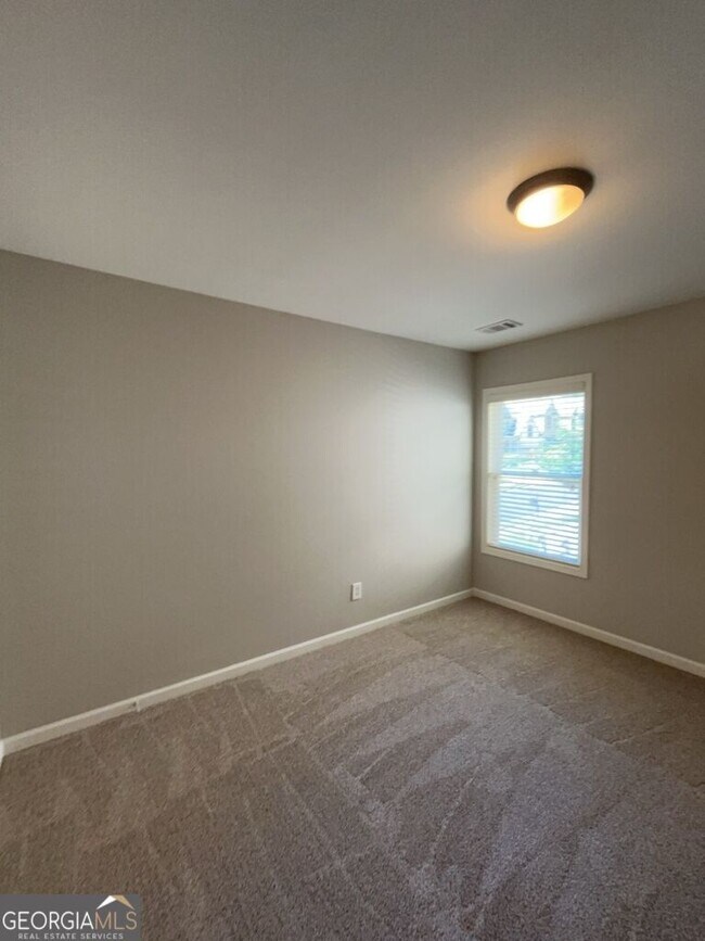 Building Photo - 3537 Harvest Ridge Ln NE