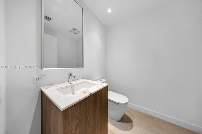 Building Photo - 500 Alton Rd