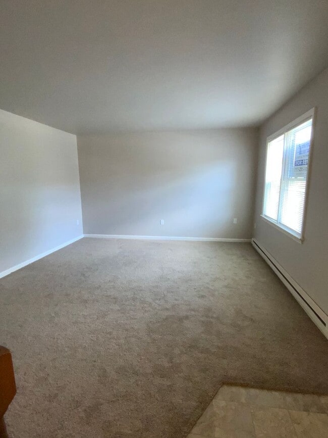 Building Photo - 2617 Northfield Dr