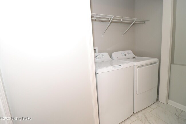 Building Photo - 3805 Stigwood Ct