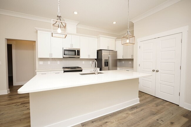 Building Photo - Four Bedroom Home