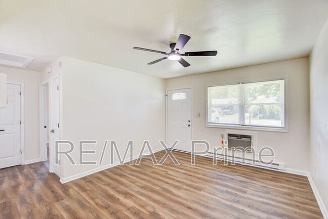 Building Photo - 1302 Linden Ave