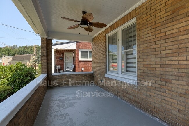 Building Photo - 544 James St