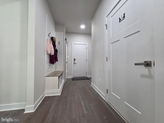 Building Photo - 7550 Mint Springs Ct