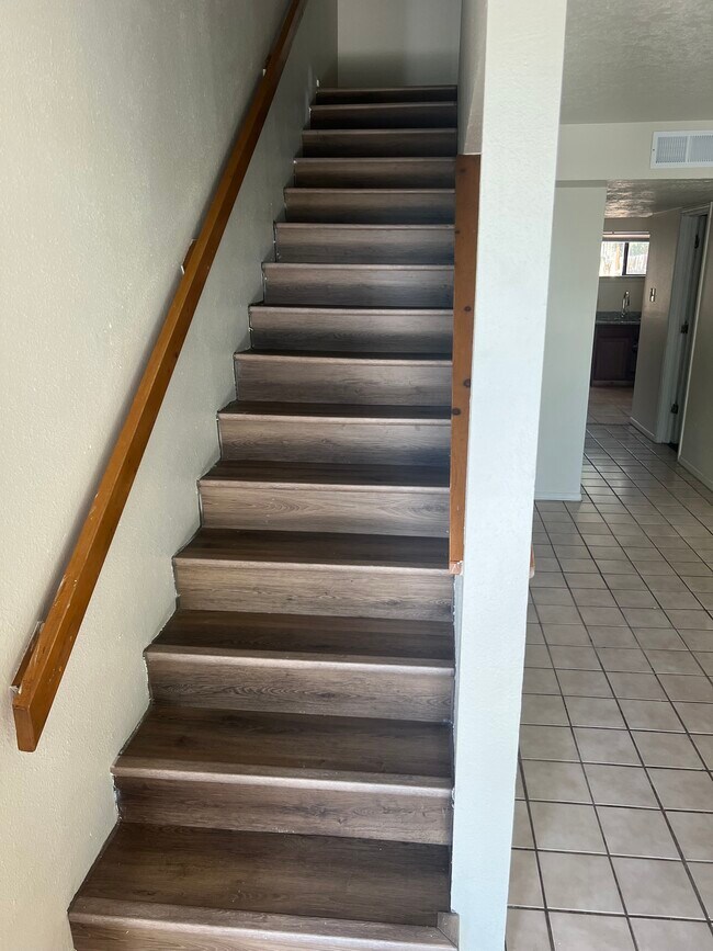 Building Photo - 1500 Luisa St