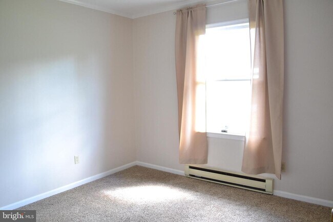 Building Photo - 925 Dyke Branch Rd