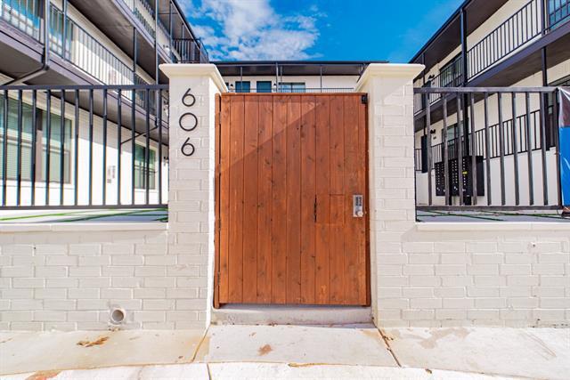 Building Photo - 606 N Marsalis Ave