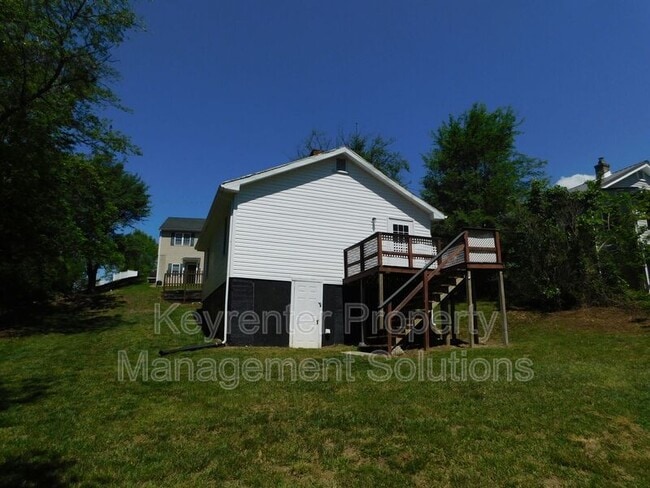 Building Photo - 202 Wilson Ave
