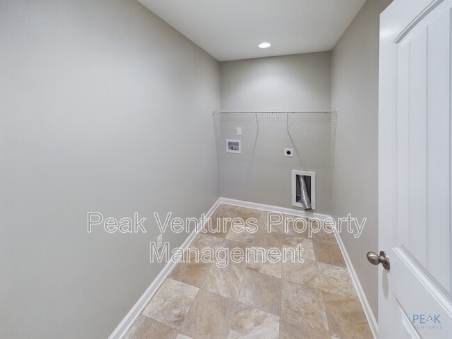 Building Photo - 11 Endeavor Cir