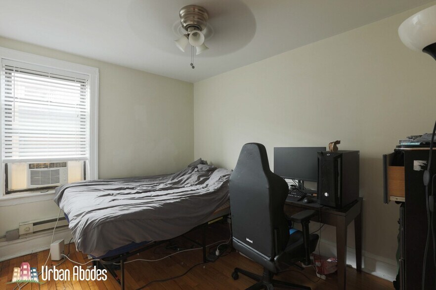 Building Photo - 816 W Cornelia Ave