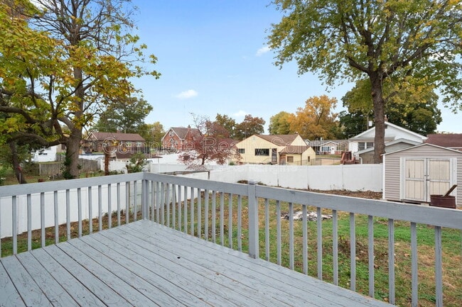 Building Photo - 5339 Vine Ave