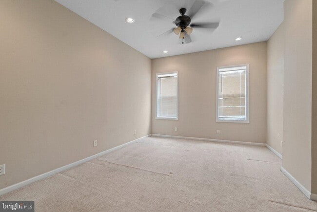 Building Photo - 226 S Patterson Park Ave