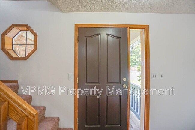 Building Photo - 4017 NE 157th Ave