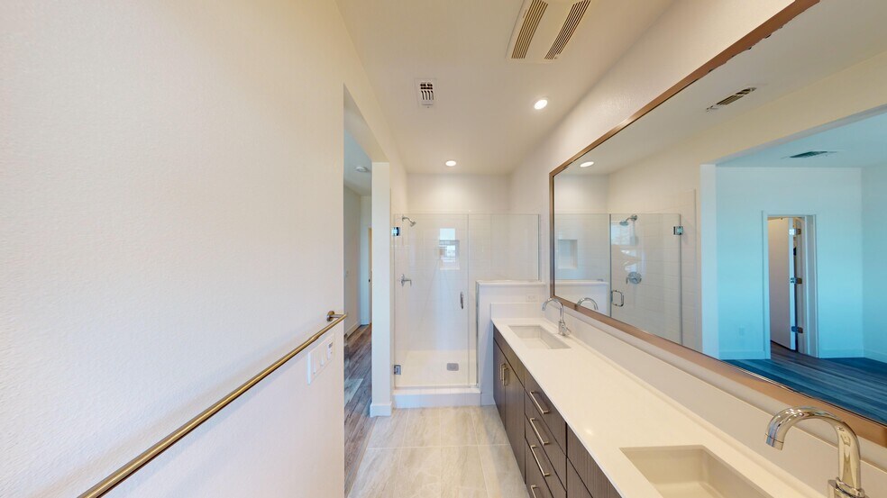 Building Photo - 1333 Pullman Way