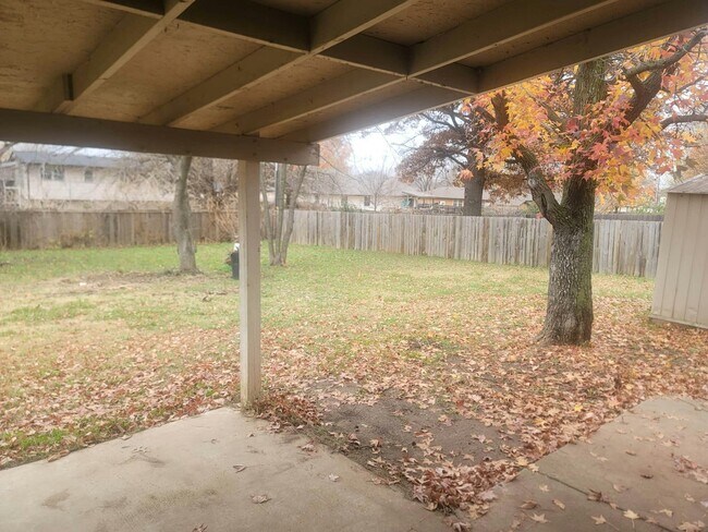 Building Photo - 621 Ridgeway Rd