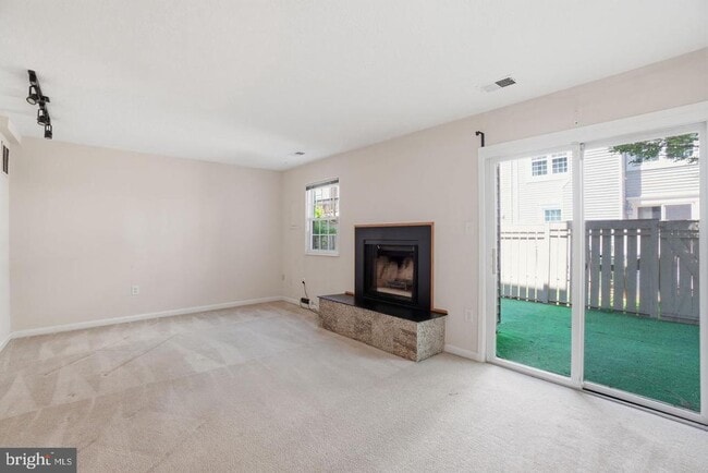 Building Photo - 2391 Hunters Square Ct