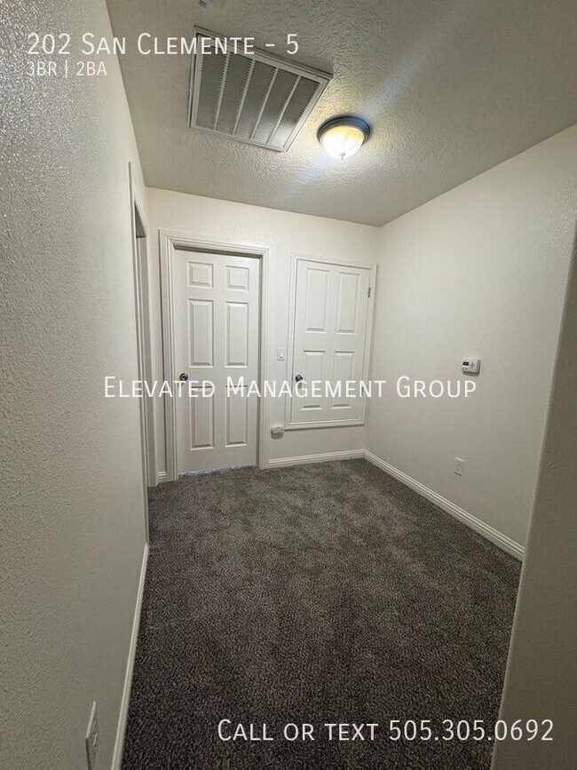 Building Photo - 202 San Clemente Ave NW