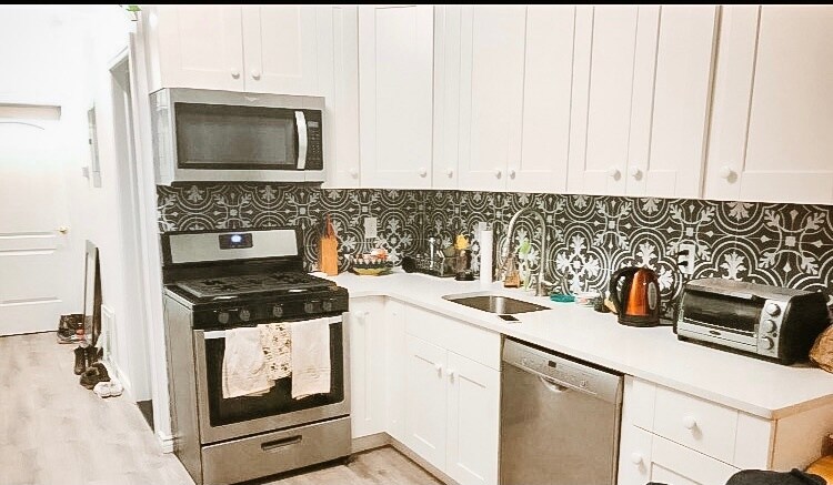 Kitchen - 740 Putnam Ave