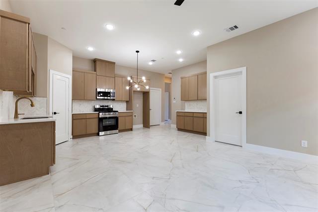 Building Photo - 2370 Usman Dr