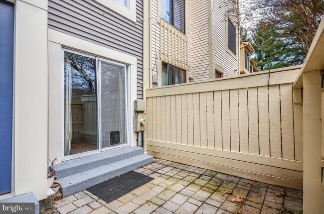 Building Photo - 9316 Jarrett Ct