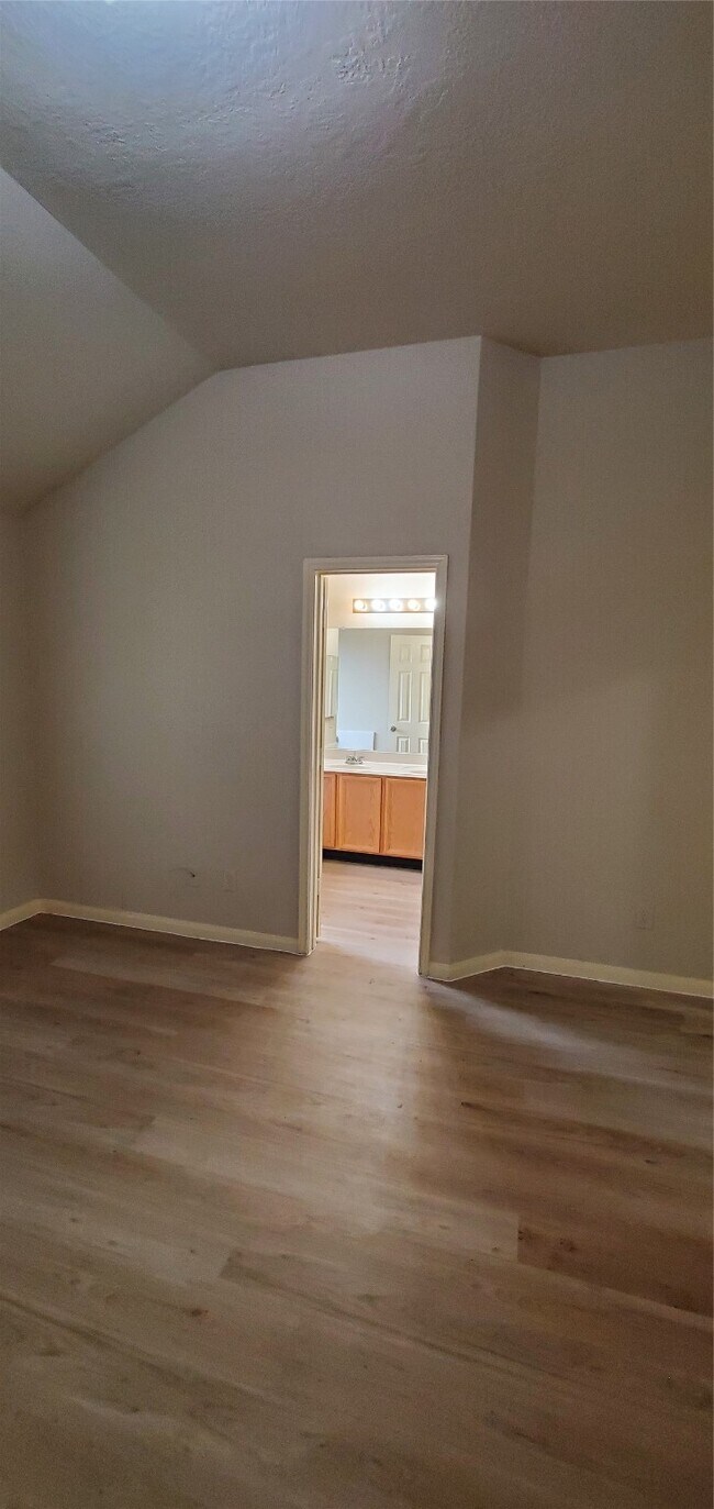 Building Photo - 16331 Woma Ct