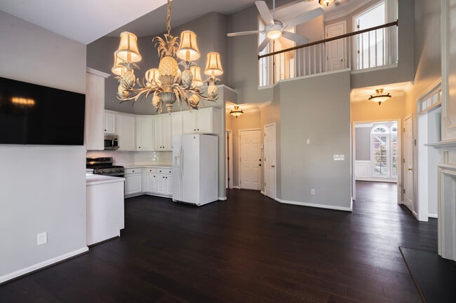 Building Photo - 6850 Weatherstone Way