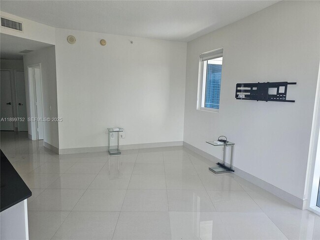 Building Photo - 60 SW 13th St