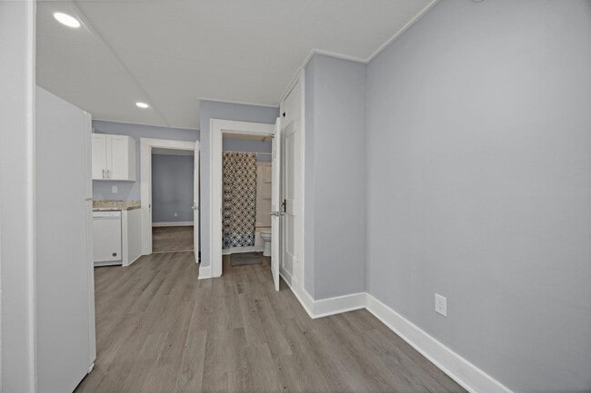 Building Photo - 104 Taylor Blvd