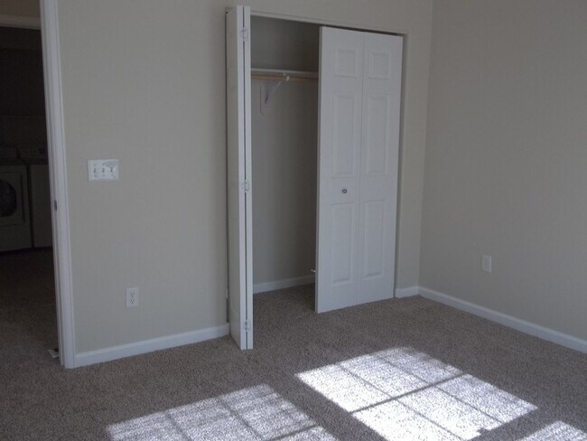 Building Photo - Spacious 2-Bed, 2-Bath Condo in Prime Fort Collins Location
