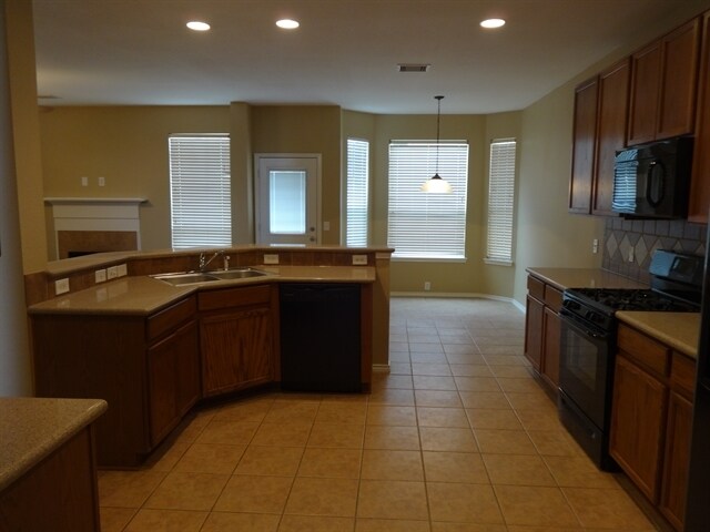 Building Photo - 2807 Edgewick Elm St