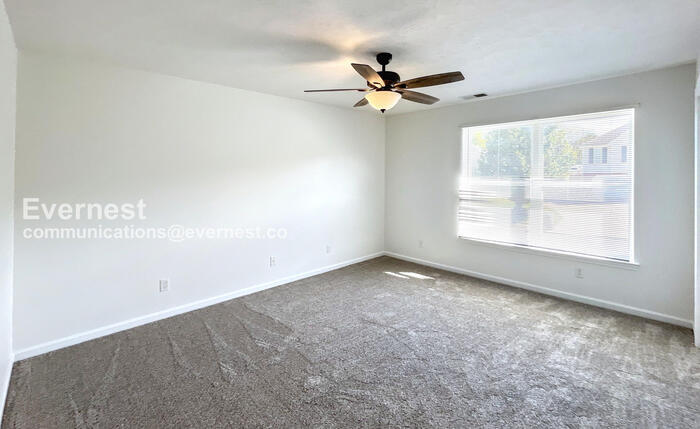 Building Photo - 57 Gladstone Dr