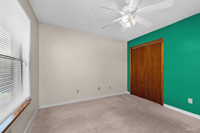 Building Photo - 10033 Via Grande