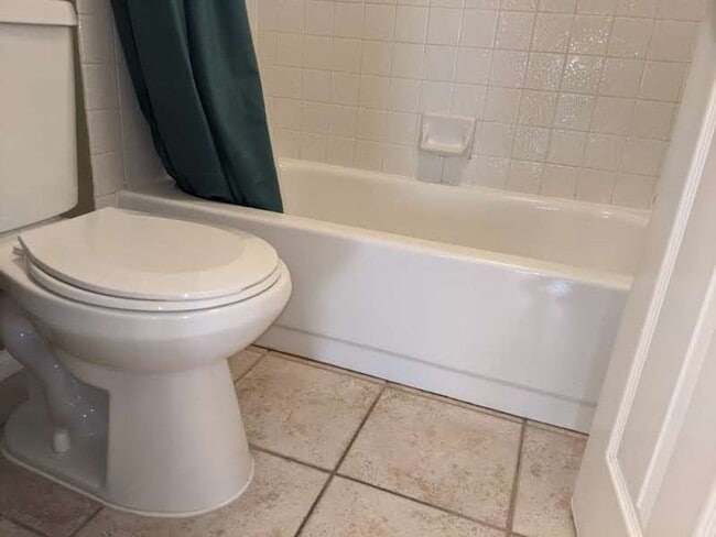 Building Photo - A Very nice and Large 4 Bedroom, 3 Bathroom, 2 STORY Home in Desert Shores!!!!