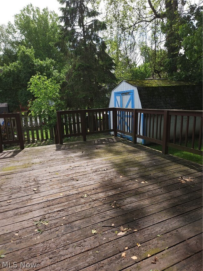Building Photo - 578 Plum Ave
