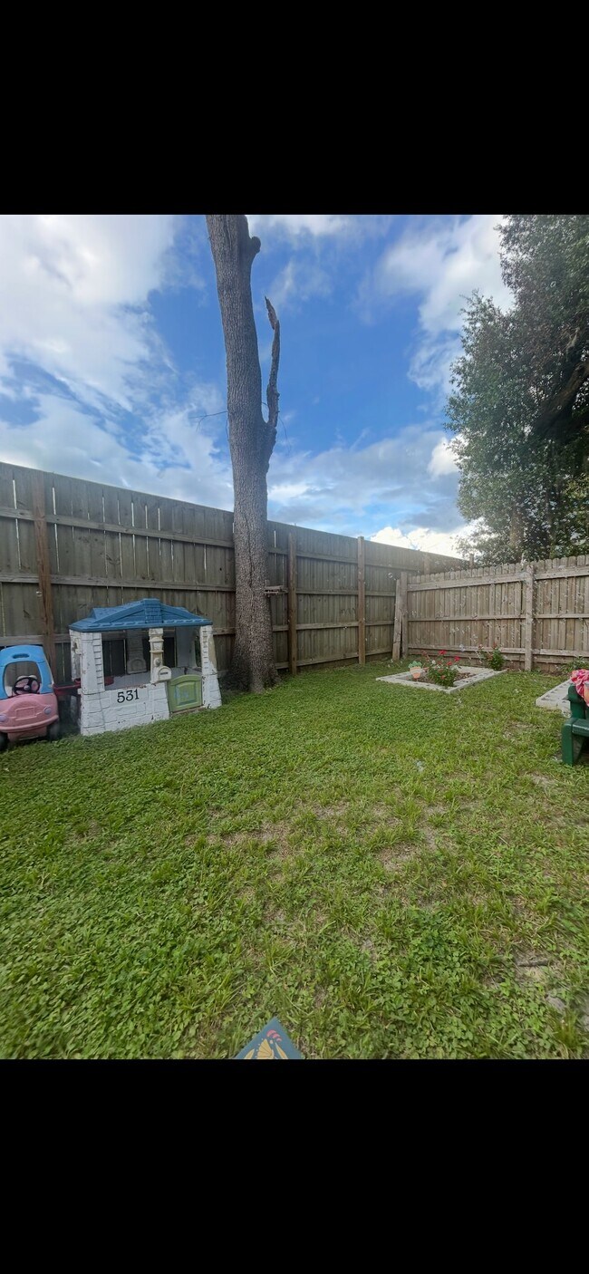 Building Photo - 1714 SW 68th Terrace