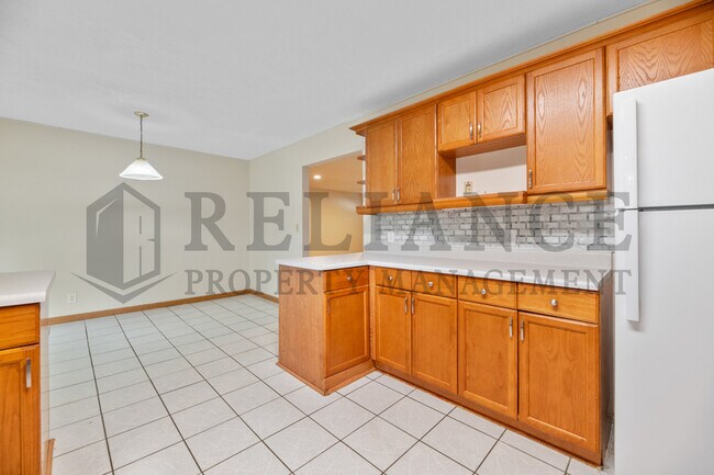 Building Photo - 614 N Brownthrush Ln