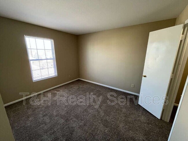 Building Photo - 1422 Dowell St