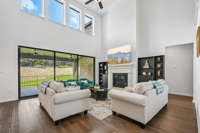 Building Photo - 5201 Olimpico Wy